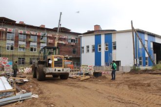 Школу на 520 мест достраивают в Усть-Уде