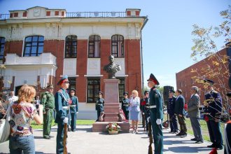 В Иркутске открыли бюст полководца Константина Рокоссовского