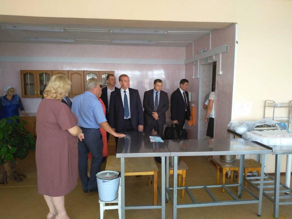 В социально-реабилитационном центре несовершеннолетних Братского района появится компьютерный класс