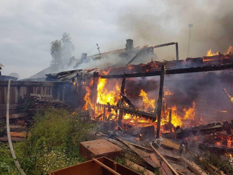 Женщина и ребенок погибли на пожаре в Братске