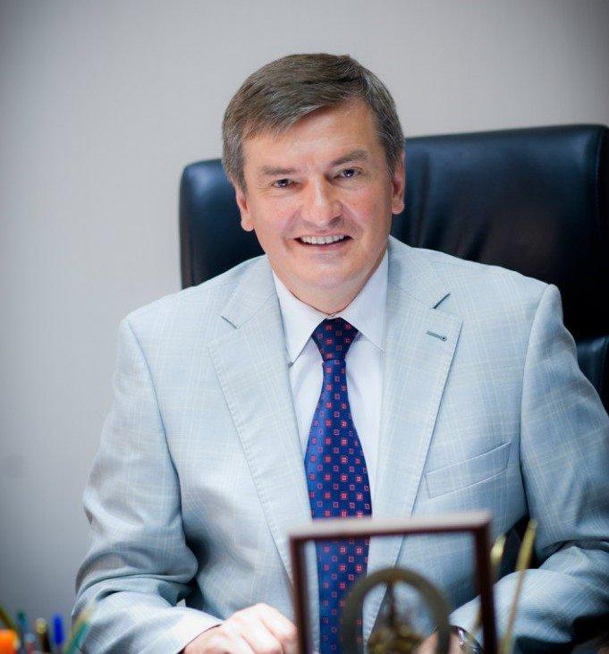 Александр Битаров побеждает на выборах в ЗС по второму округу