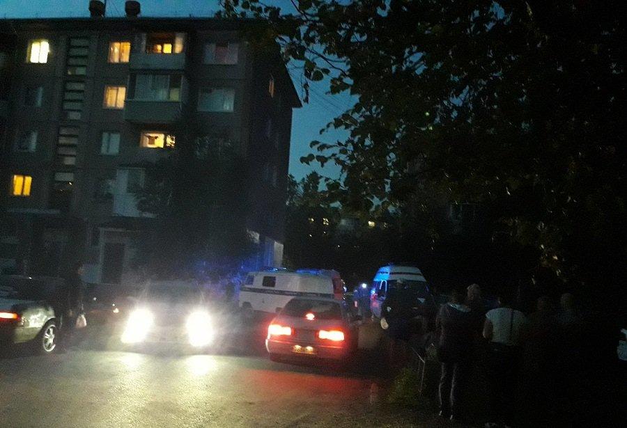 Автомобилист врезался в жилой дом в Ангарске и повредил газопровод