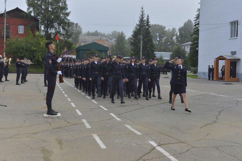 Более 170 курсантов зачислили в Восточно-Сибирский институт МВД