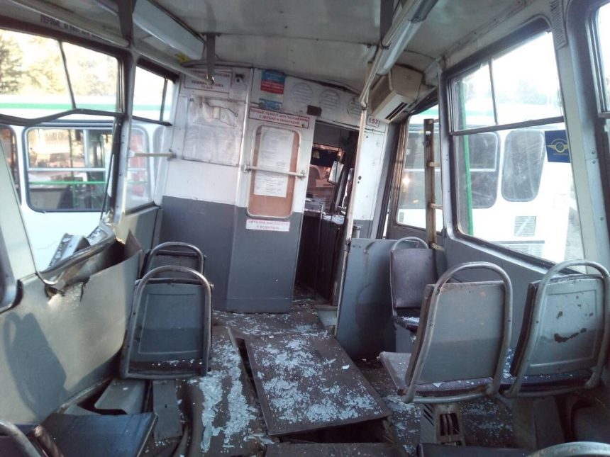 Четыре человека пострадали при столкновении трамвая и автобуса в Иркутске