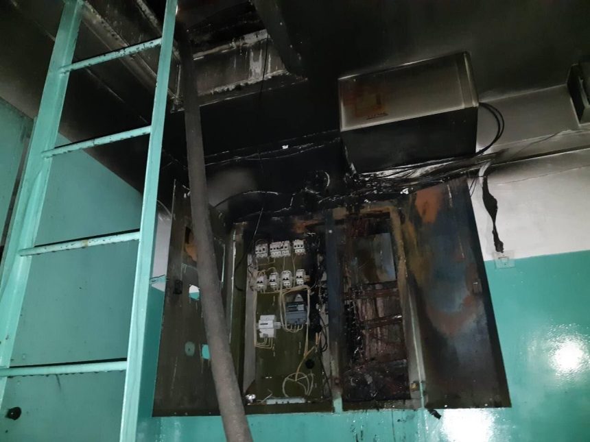 Иркутские пожарные дважды за вечер выезжали возгорание в жилом доме