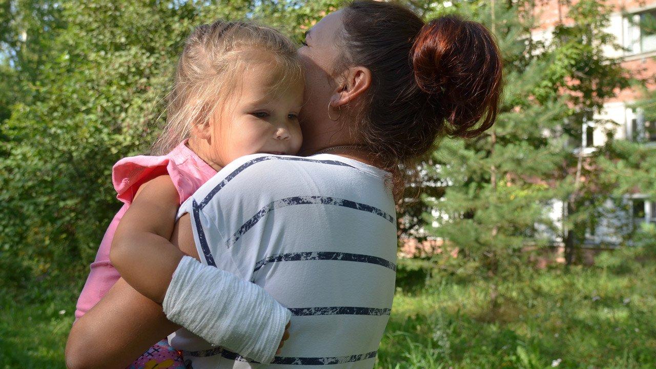 Иркутянка отдает почку своей дочери. Поможем собрать семье средства на перелет до Москвы на трансплантацию