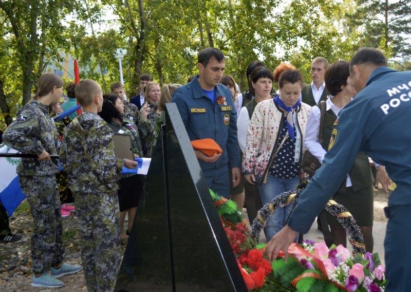 Мемориал летчикам «АлСиба», летавшим в годы ВОВ, установили в Усть-Куте