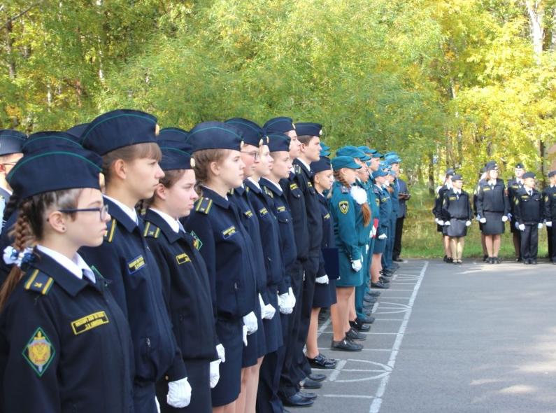 Семиклассники ангарской школы № 39 прошли торжественное посвящение в кадеты МЧС