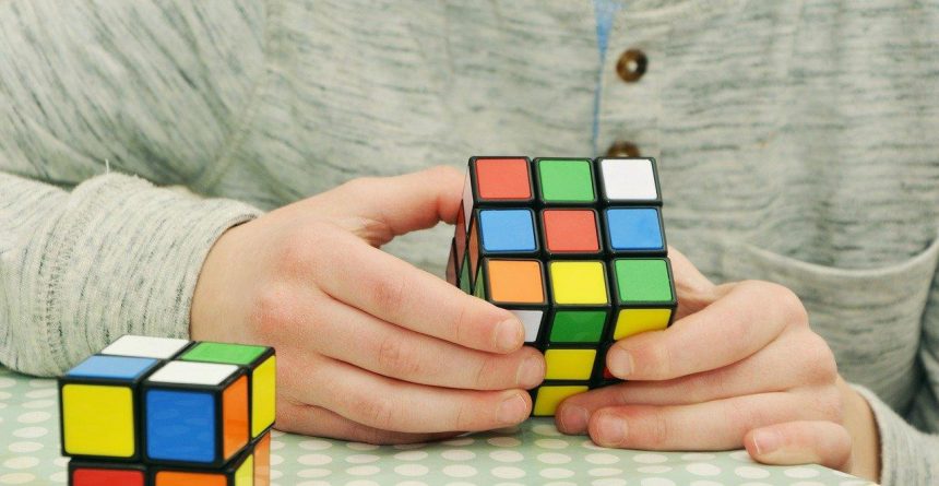 Соревнования по скоростной сборке кубика Рубика пройдут в Иркутске