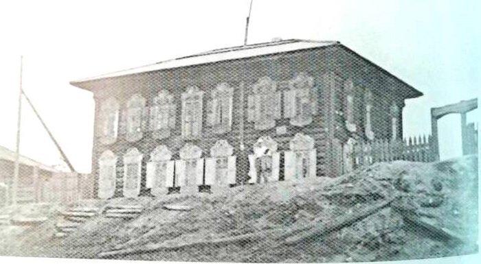 В Усть-Куте сгорел последний купеческий дом 19 века в городе
