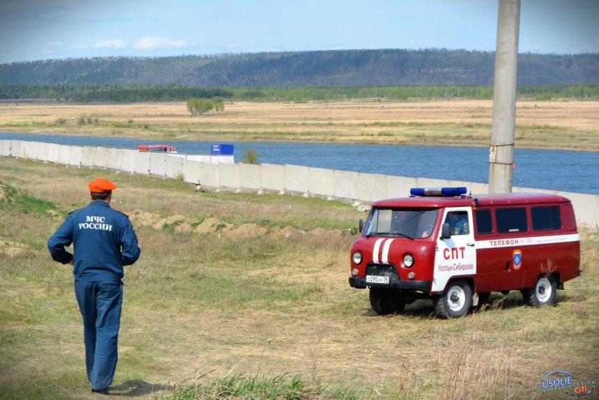 На реке Ангаре в Усолье образовалось нефтяное пятно