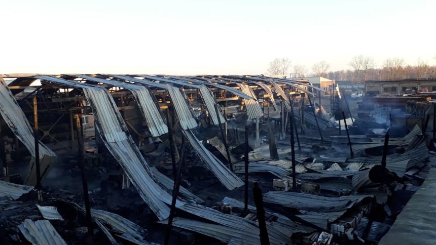 Пожар произошел в цехе по производству бетона на улице 2-й Батарейной в Иркутске