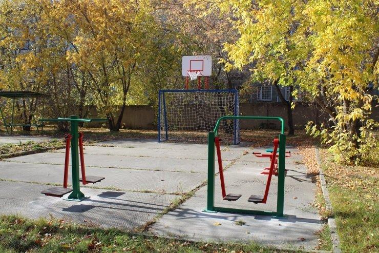 В доме-интернате для престарелых и инвалидов в Иркутске оборудовали уличную спортплощадку