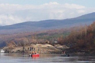 Вертолет задел ЛЭП и упал в реку Витим в Иркутской области