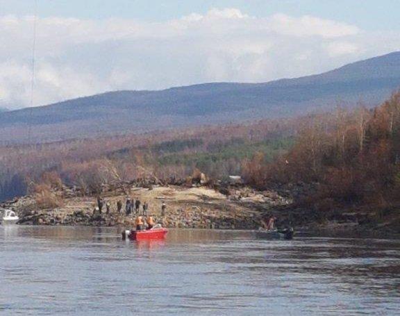 Вертолет задел ЛЭП и упал в реку Витим в Иркутской области