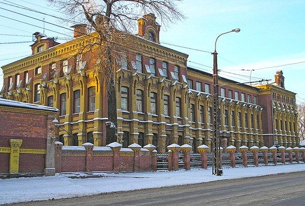 Здание бывшего ликёроводочного завода "Кедр" в Иркутске выставлено на продажу
