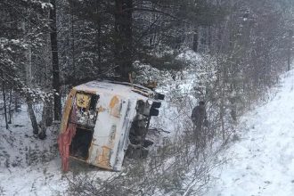 Автобус с 14-ю школьниками опрокинулся на просёлочной дороге Саянск – Буря