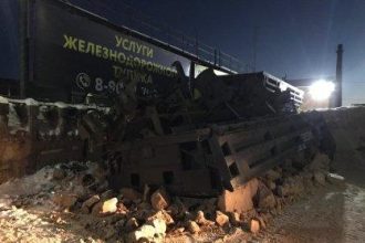 Начата доследственная проверка по факту схода грузового вагона в Усть-Кутском районе