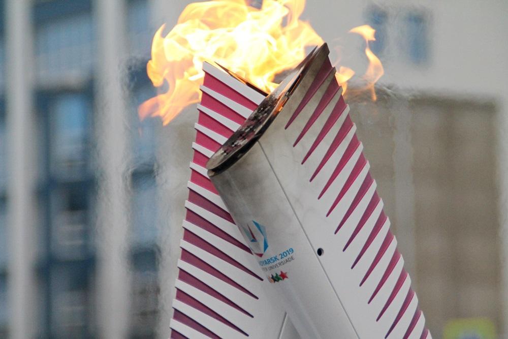 Эстафета огня XXIX Всемирной зимней универсиады 2019 года прошла Иркутску. Фото и видео