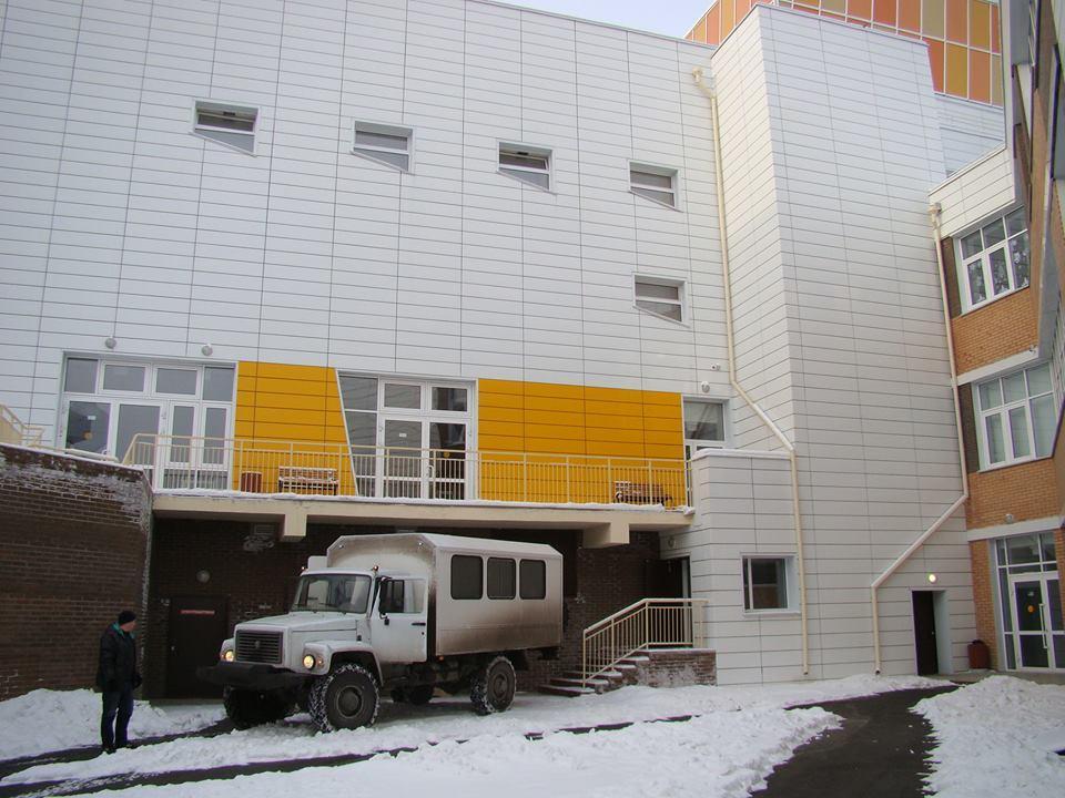 Купол Большого планетария доставили в 19-ю школу Иркутска