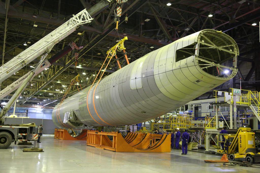 Начата сборка отсеков фюзеляжа самолета МС-21-300, предназначенного для поставки заказчику