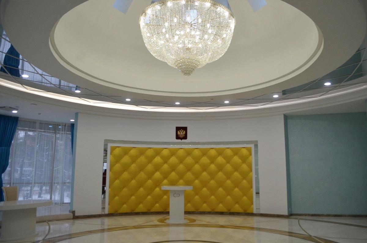 Площадь декабристов иркутск загс. Дворец бракосочетания иркутск. Дворец бракосочетания иркутск. Загс на декабрьских. Иркутский дворец бракосочетания алмазный зал.