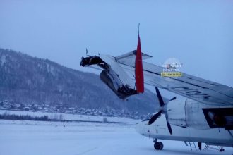 Самолет Ан-24 повредил крыло при посадке в Иркутской области