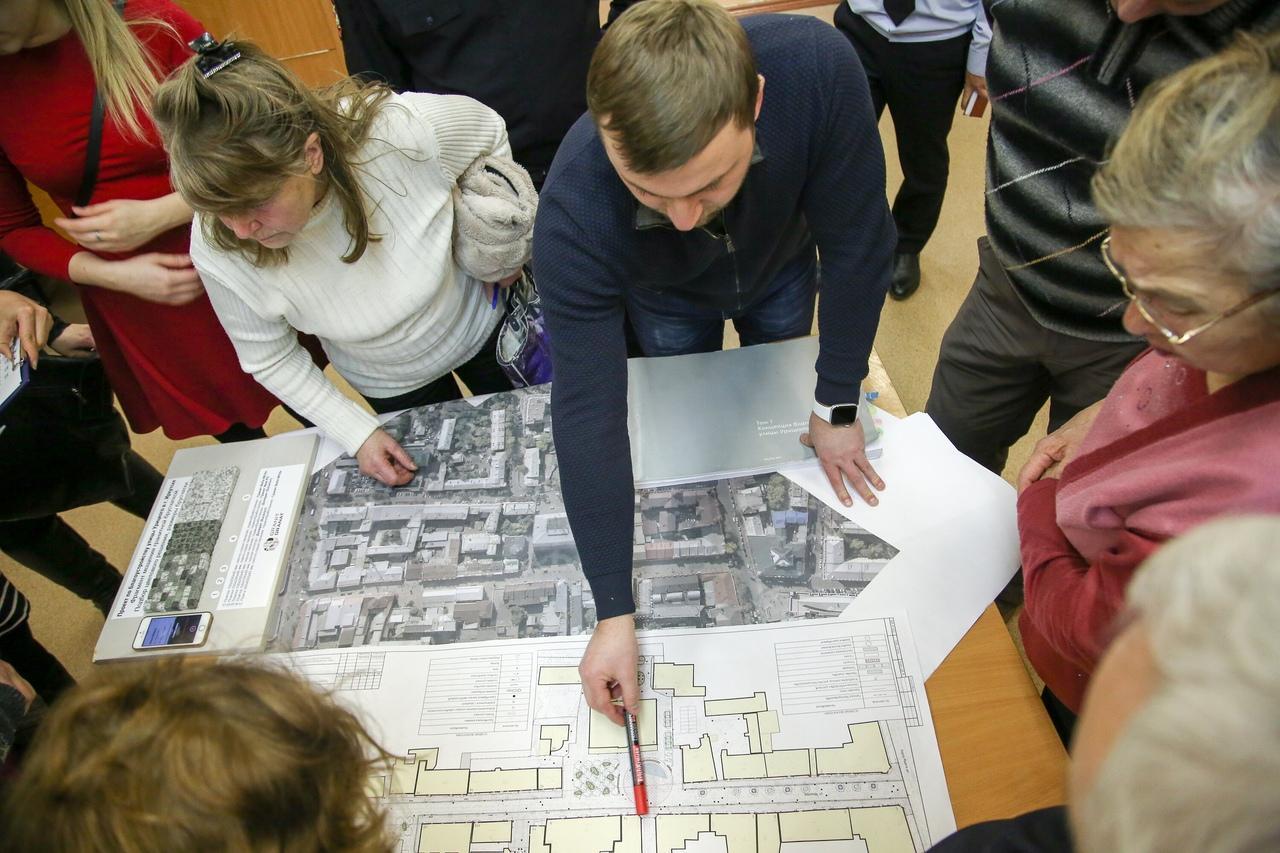 Сквер на пересечении улиц Российской и Марата предложили выложить плиткой в форме карты Иркутской области