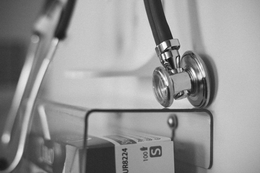В Иркутске за смерть пациента осудили врача, работающего без лицензии