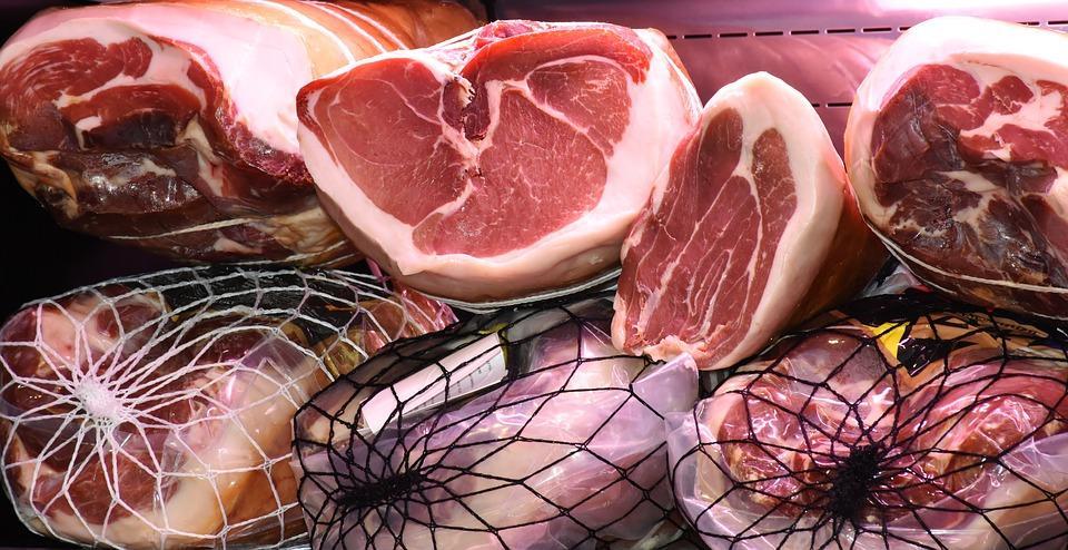 В одном из мясных цехов Иркутска выявлены нарушения хранения продукции