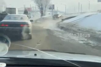 В районе микрорайона "Союз" прорвало трубу водоснабжения