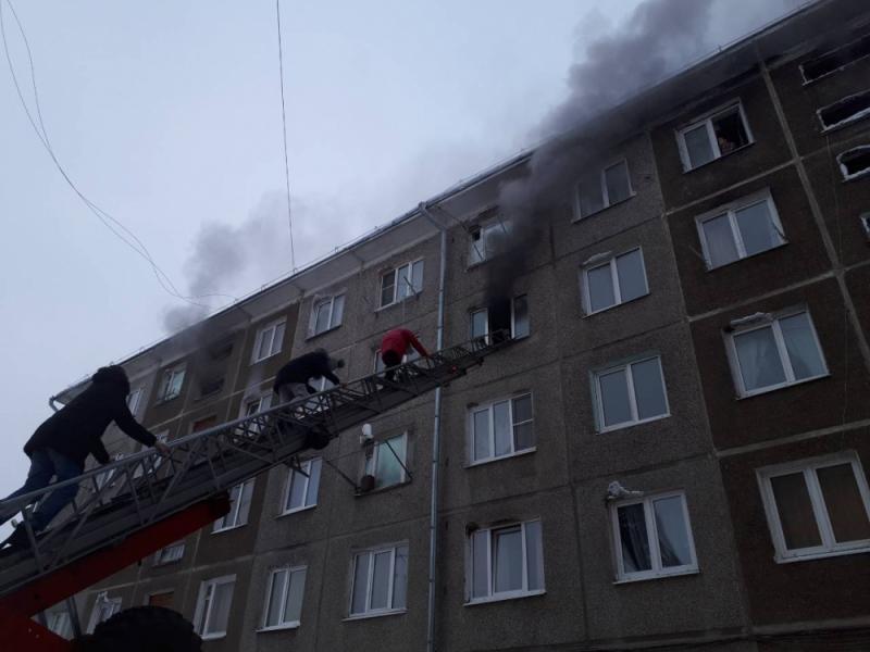 23 человека эвакуировали на пожаре в жилом доме в Усолье