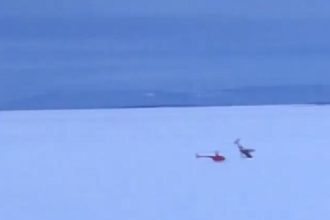 Легкомоторный самолет врезался в лёд Братского водохранилища