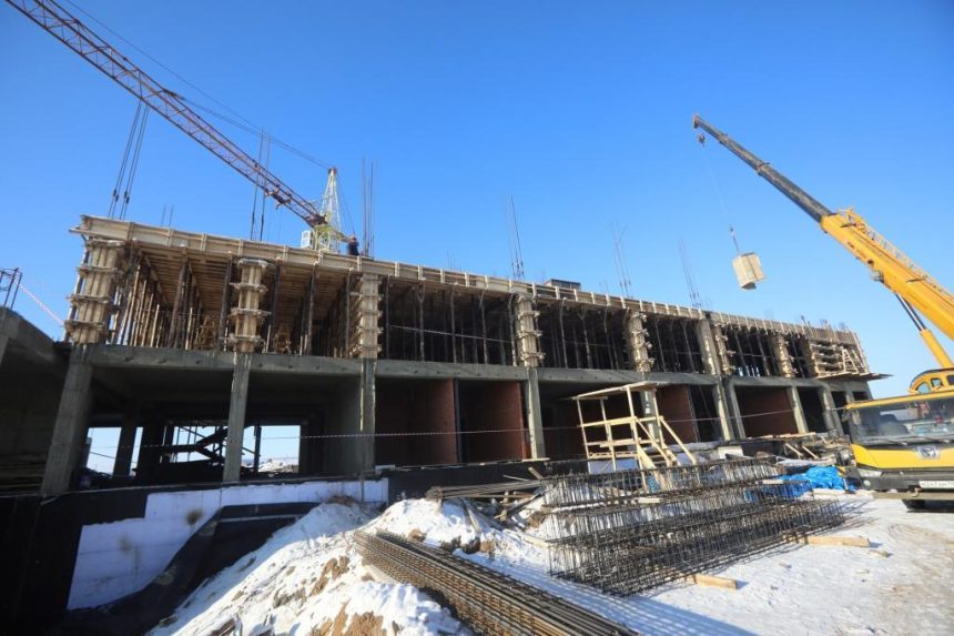 На строительстве школы в Хомутово уже возводят второй этаж