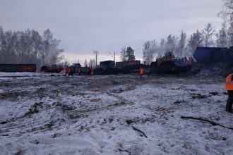 По факту схода 29 вагонов с рельсов в Заларинском районе возбуждено уголовное дело