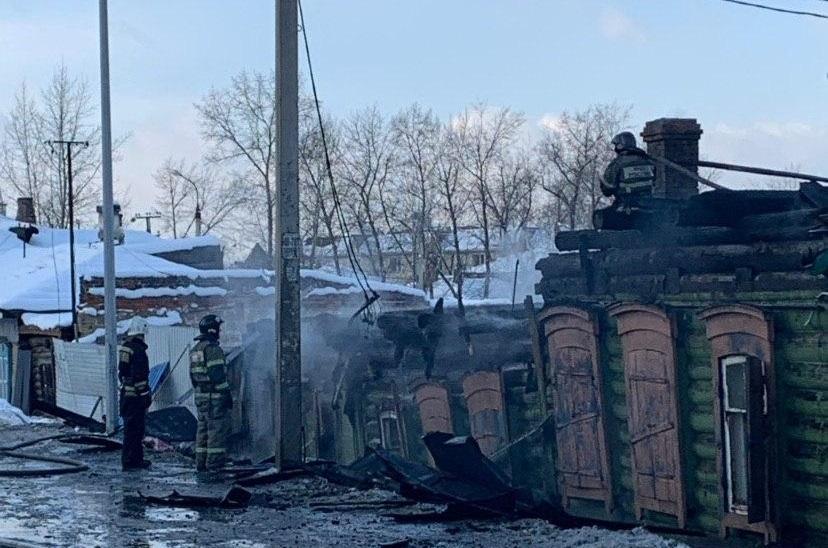 Полицейские рассказали, как спасали детей на пожаре в Иркутске. Видео