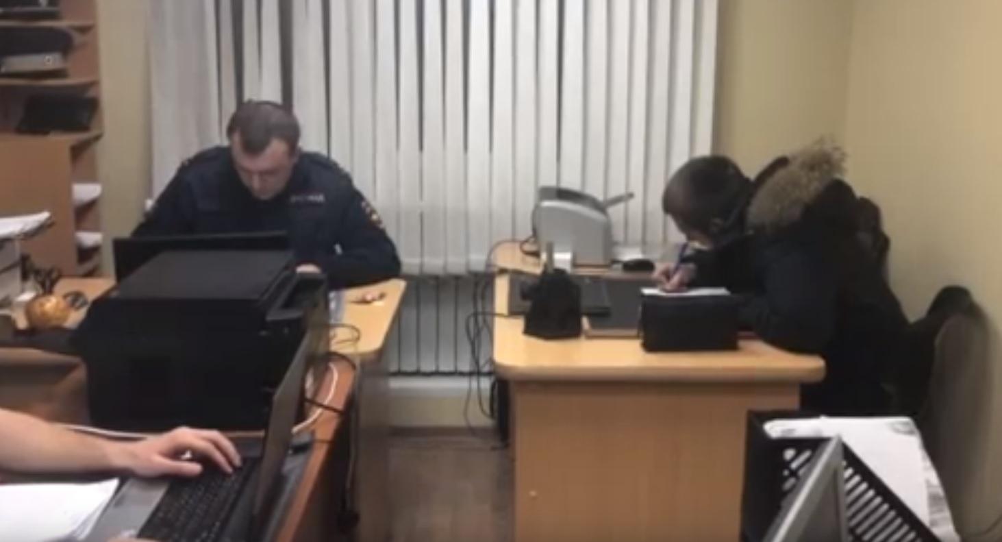 Полиция оштрафовала студента, катающегося по тротуарам на Верхней набережной на «ВАЗ 2105»