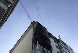 Спасатели и полицейские эвакуировали более 30 человек на пожаре в Иркутске