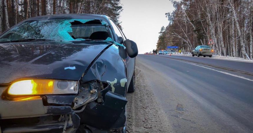 Женщина погибла под колесами машины на Александровском тракте