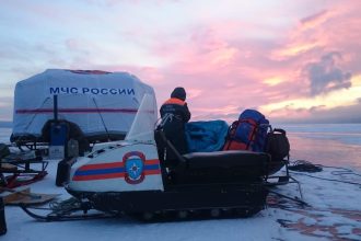Катер, пропавший в ноябре на Байкале, обнаружили спасатели