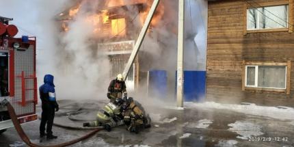 На пожаре в Иркутске спасены шесть человек. Одна женщина погибла