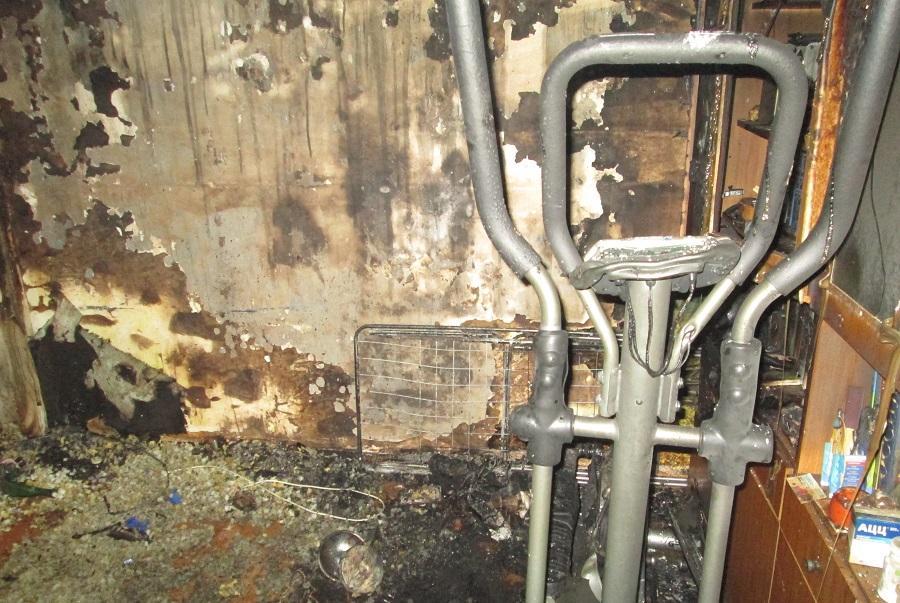 Восемь человек спасли на пожаре в Ангарске