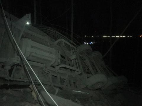 Грузовик сорвался с 50-метрового обрыва на трассе "Байкал" в Слюдянском районе
