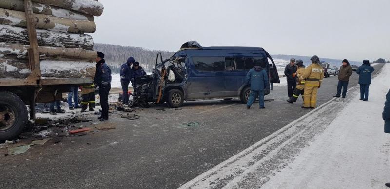 Полиция ищет свидетелей ДТП на трассе "Иркутск - Усть-Уда", в котором погибли четверо человек