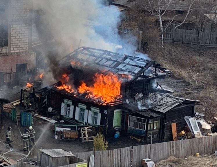Жилой дом полностью сгорел на улице Партизанской в Иркутске