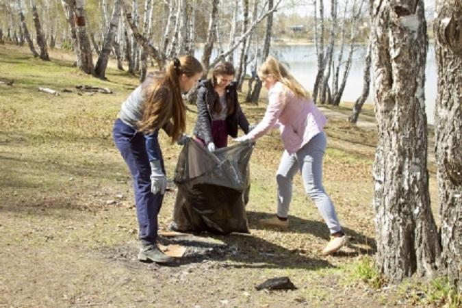 10 тонн мусора собрали школьники и волонтеры на территории Ершовского водозабора в Иркутске
