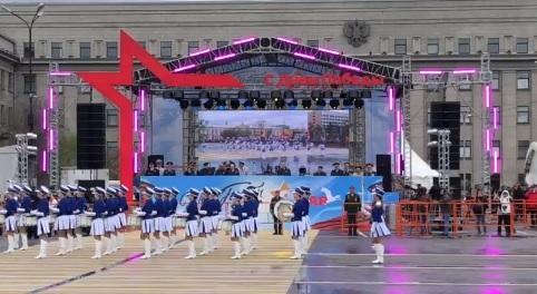 Барабанщицы на Параде Победы в Иркутске