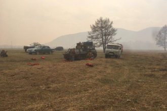 Большое Голоустное в дыму. Фото и видео с места