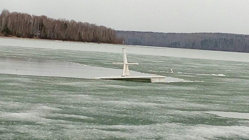 Два судна потонули на Иркутском водохранилище