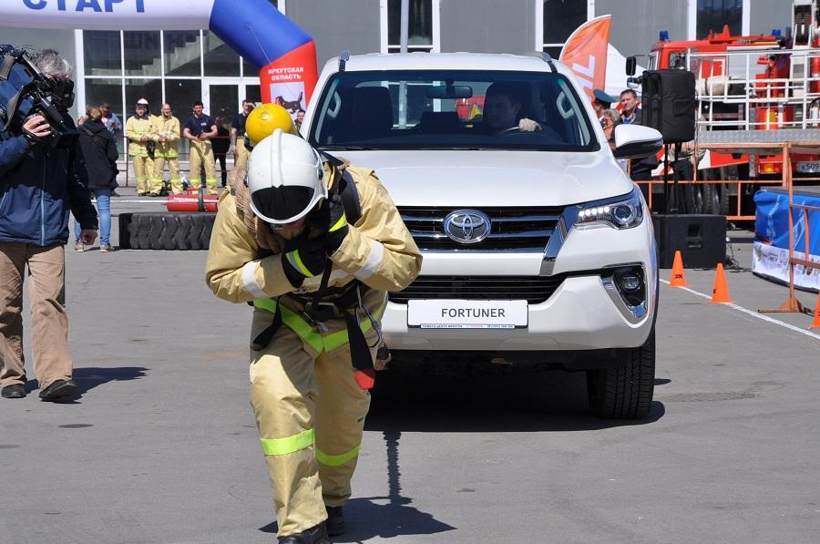 Кроссфит в Иркутске. Победила команда специализированной пожарно-спасательной части Приангарья
